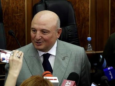 Փաշինյանին դեմ եմ, բայց աթոռը հարգում եմ. կլինի какой привет, такой ответ. Վարդան Ղուկասյան