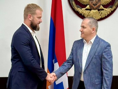 Французский депутат в Ереване встретился с президентом Нагорного Карабаха