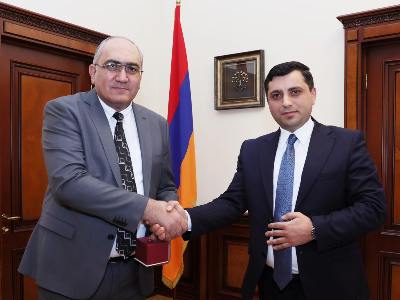 Ձեռքի ժամացույց՝ աշխատանքից ազատված Մուշեղ Բաբայանին