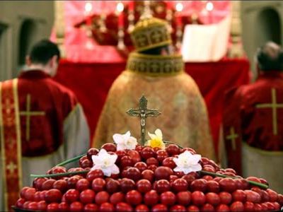 Архиепископ Аршак Хачатрян прочитал проповедь на Святую Пасху
