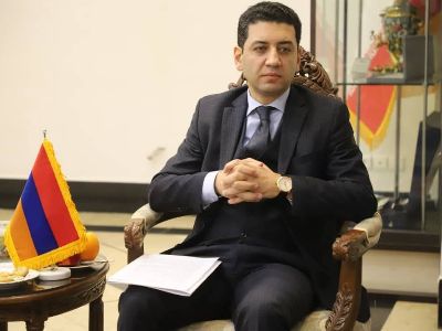 Իրանում ՀՀ դեսպանին սուլոցներով ու վանկարկումներով են դիմավորել
