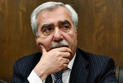 «Ժողովուրդ». Անդրանիկ Քոչարյանը վախվորած է եւ անհանգստացած. նրա միակ պաշտպանը ՔՊ-ական Արմեն Խաչատրյանն է