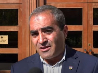 Փաշինյա՛ն, արի ձեռքս ձեր գրպանը մտցնեմ, մի՛ կլպեք ժողովրդին, թե չէ Պռոշյանից և Քասախից ձայն չեք տանի. Պռոշյանցի (ուղիղ)