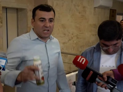 «Թափեցինք իրենց մռթին և դեմքին». ակցիա՝ Նոր Նորքի վարչական ղեկավարի դեմ