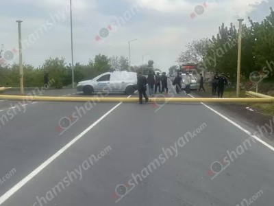Երևան-Վանաձոր ճանապարհին բեռնատարը բախվել է գազատար խողովակին. Խողովակն ընկել է և փակել ճանապարհը. Shamshyan.com