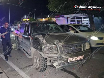 Երևանում հարբած վարորդը Ford Explorer-ով բախվել է կայանված Opel Zafira-ին, որն էլ առաջ ընթանալով կոտրել է խանութի դուռը