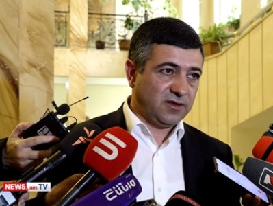 «Ես ո՜ւր, կոմունիզմը՝ ո՜ւր. հոկտեմբերիկ էլ չեմ եղել». Սարիկ Մինասյանը գյումրեցիներին չի խռովել