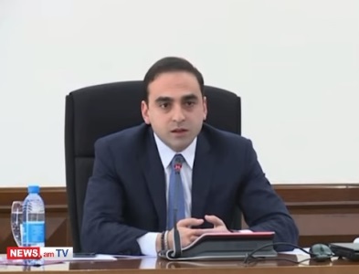 «Չլինեմ-չիմանամ էդ ընտանիքներից մեկը գնա, փլվող շենք նորից մտնի. կպլոմբեք». Ավինյանը բարկացավ