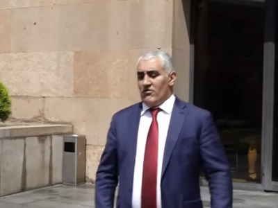 «Մի հրե՛ք». Նոր Նորքի թաղապետը հարցերի չպատասխանեց