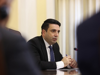 Спикер парламента Армении: Мы думали, что позвоним русским, которые и остановят войну