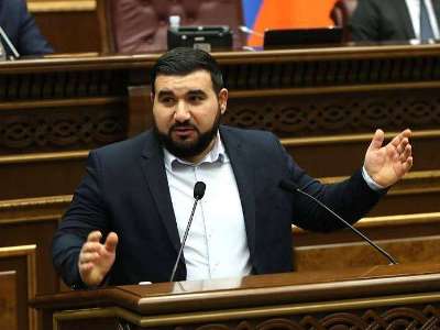 Մեր պատգամավորը 20 տարով հիփոթեքով տուն է գնում, իսկ Օհանյանի տունը, ըստ մեղադրանքի, մի քանի մլրդ է. Ալեքսանյան
