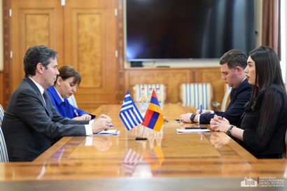 Глава МВД Армении и посол Греции обсудили процесс либерализации визового режима РА с ЕС