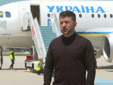 Владимир Зеленский прилетел в Анкару: Российскую делегацию в Стамбуле он назвал «бутафорской»