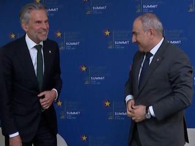 Փաշինյանը հանդիպել է Նիդերլանդների վարչապետի հետ