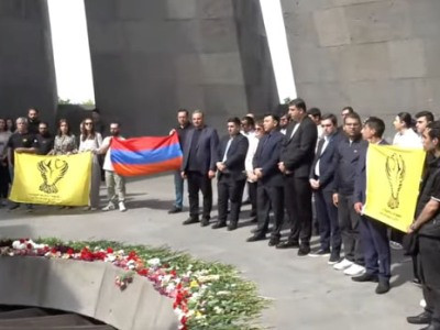 «Հարություն լինելու է». Ծիծեռնակաբերդի հուշահամալիրում հարգել են Պոնտոսի հույների ցեղասպանության զոհերի հիշատակը