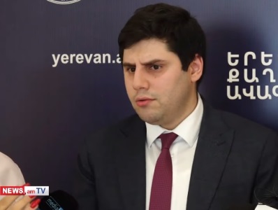«Քաղաքացին չի ուզում շուկայի բազառ ու ծեծկռտուք տեսնի». փոխքաղաքապետը՝ լրագրողներին ավագանու դահլիճ չթողնելու մասին