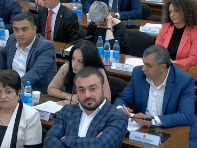 Երբ Նիկոլ Փաշինյանի մեքենան այրեցին, նա ավելի շատ փոխհատուցում ստացավ, քան մեքենայի գինն էր. ավագանու անդամ