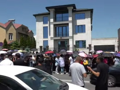 Թող վարչապետը էս հարցերը լուծի, ինչի՞ ես պետք է գամ, Վրաստանի դեսպատան դիմացը փակեմ. ակցիայի մասնակից