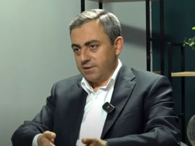Այս ամենի իմաստը առաջիկա ընտրություններն են. ամեն մեկն ուզում է այս դաշտում դիրքավորվել մյուսի հաշվին. Սաղաթելյան
