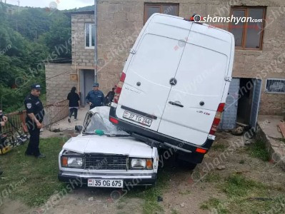 Տավուշում ՊՆ զորամասեր սնունդ տեղափոխող «Mercedes Sprinter»-ը 2 մետր բարձրությունից ընկել «ՎԱԶ 2107»-ի վրա. կա 1 զոհ