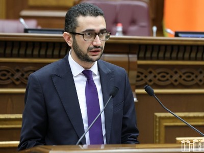 Երկքաղաքացիները կարո՞ղ են առանց քննության ստանալ հայկական վարորդական վկայականներ. հարցը պարզաբանել է ՆԳ փոխնախարարը