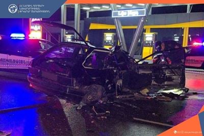 Այս գիշեր Վանաձորում «VAZ»–ը բախվել է կայանված «Mercedes-Benz» բեռնատարին. կան վիրավորներ և զոհ