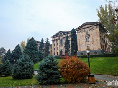 Աշխատանքն է շարունակում խորհրդարանական հերթական քառօրյան