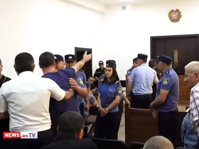 «Կուռաժիտ մի արի, հարցերին կոնկրետ պատասխանի». Ազատի զինվորական կացարանի հրդեհի գործով դատական նիստն անցավ լարված