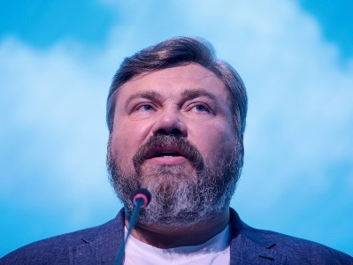 «Православный олигарх» Малофеев предложил заменить мигрантов на роботов, разрисованных в гжель