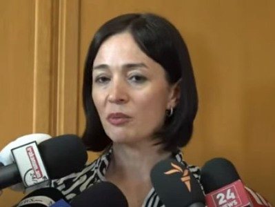 «Ինչու՞ ենք հիմա ստուգում՝ Վեհափառը զավակ ունի՞, թե՞ չէ», ԿԳՄՍ նախարարը կոչ արեց հարցերն ուղղել վարչապետին
