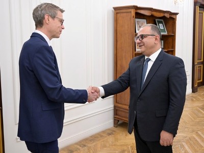 Deputy Prime Minister Tigran Khachatryan receives the Regional President of Philip Morris International