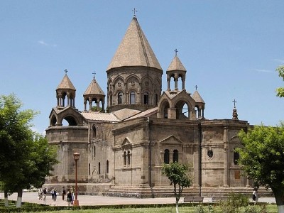 Հաջորդ շաբաթ դուրս կբերվեն Սուրբ Էջմիածնի սրբազան մասունքներ