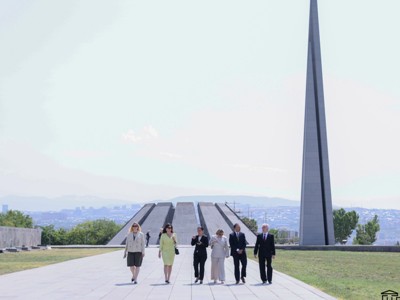 Լատվիա-Հայաստան բարեկամական խմբի պատվիրակությունն այցելել է Ծիծեռնակաբերդի հուշահամալիր
