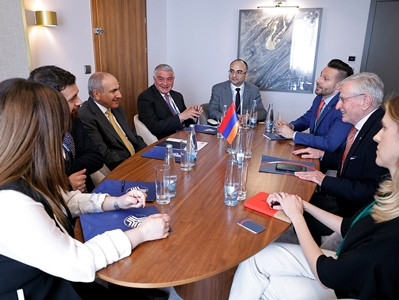 Փաշինյանը հանդիպում է ունեցել «GLOBSEC 2025»-ի տնօրենների խորհրդի նախագահի հետ