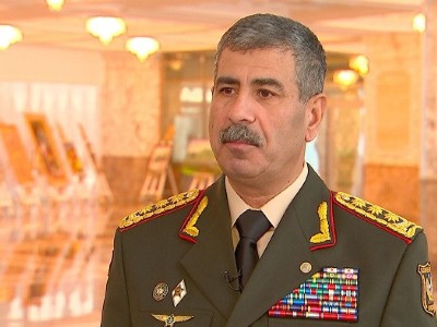 Ադրբեջանի պաշտպանության նախարարը Բելառուս է մեկնել