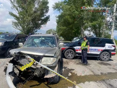Գեղարքունիքում բախվել են Mitsubishi-ն ու Nissan-ը. վերջինս հայտնվել է երթևեկելի գոտուց դուրս. կան վիրավորներ