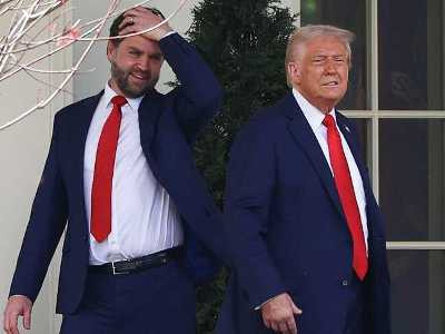 Трамп заявил, что мог бы направить Вэнса или Уиткоффа на переговоры с Ираном