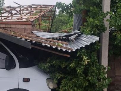 Ուժեղ քամու հետևանքով Ապարանի տարածաշրջանում գրանցված դեպքերի հետևանքների վերացման աշխատանքները շարունակվում են. ՆԳՆ
