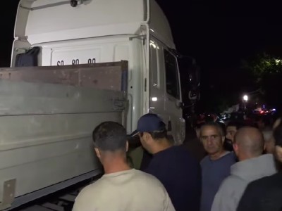 Լարված իրավիճակ Սամվել Կարապետյանի տան մոտ