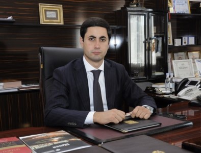 «Իրավունք». Սկանդալ ՔՊ-ում. ինչու Փաշինյանը «կատաղեց» Արայիկի ու Ռազի վրա