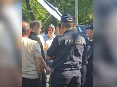 Armenian missing soldiers’ relatives spend night on Yerevan’s Marshal Baghramyan Avenue