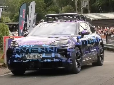 Էլեկտրական Porsche Cayenne-ը ռեկորդ է սահմանել բրիտանական Շելսլի Ուոլշ մայրուղում