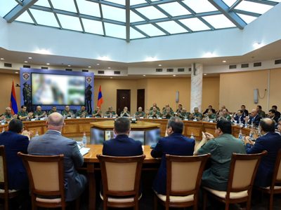Սուրեն Պապիկյանն անցկացրել է պաշտպանության նախարարին կից կոլեգիայի նիստ