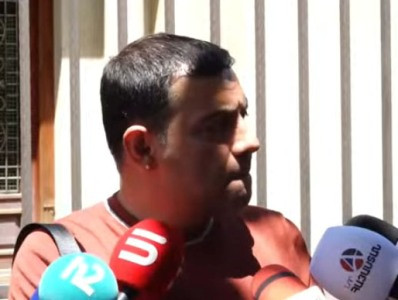 Մի բուռ կոշիկի մեխ են տարել, պոլի շորի ձողը. հերթական շոուն է. փաստաբանը մանրամասներ է հայտնում