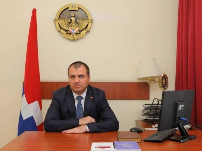 Խուզարկել են Արցախի ԱԺ նախագահ Աշոտ Դանիելյանի բնակարանը
