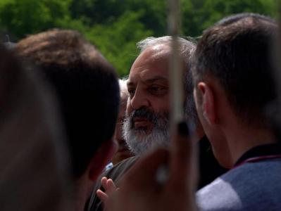 Բագրատ Սրբազանին և ձերբակալված մյուս անձանց Քննչական կոմիտեից տեղափոխեցին դատարան