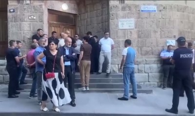 Архиепископ Микаэл Аджапаян находится в Первопрестольном Эчмиадзине