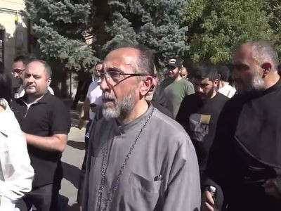 «Ես սպառնալի՞ք եմ այս երկերի համար, սպառնալիքը նստած է կառավարությունում». Միքայել Սրբազան