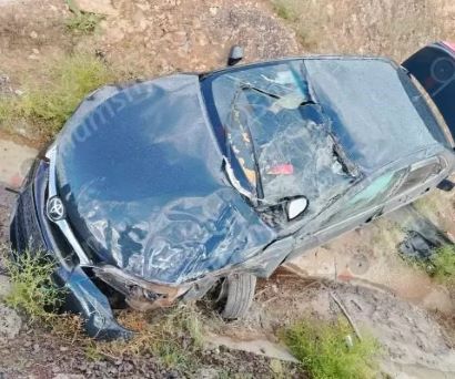 Արթիկի քաղաքապետի որդին «Toyota Camry»-ով դուրս է եկել երթևեկելի գոտուց, բախվել հողաթմբին և կողաշրջվել