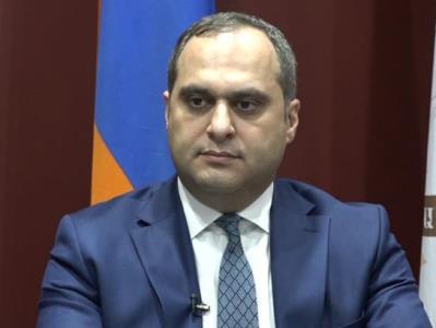 Կար երկու տարբերակ. կամովին գնալ, կամ հարկադրաբար տանել. երրորդ տարբերակ չկար. Միքայել Սրբազանի պաշտպան